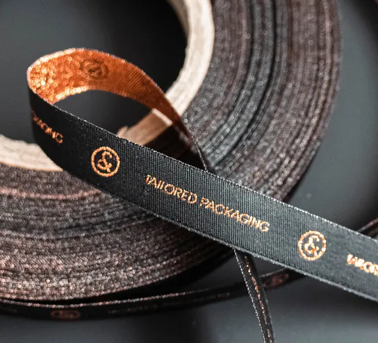 Prodotto di design elegante e funzionale, realizzato con materiali di alta qualità per un impatto estetico unico.