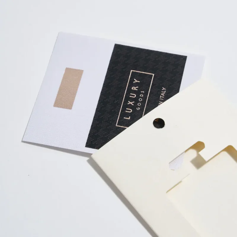 Bustina con occhiello in carta metallizzata