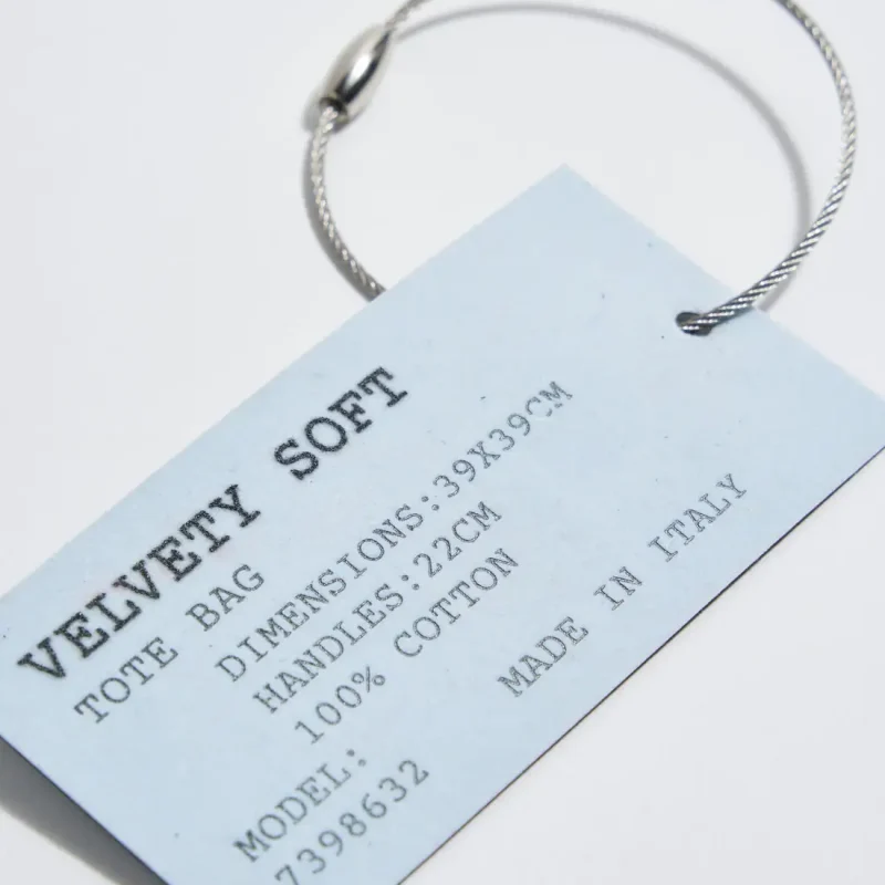 cartellino-floccato-con-moschettone