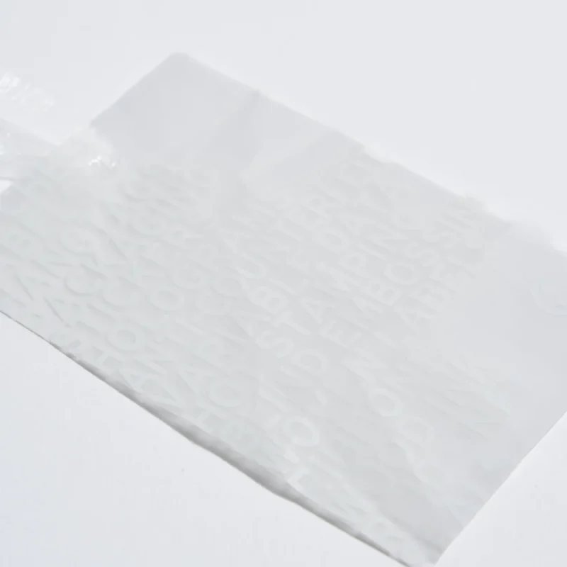 cartellino-in-bianco-con-effetto-stropicciato