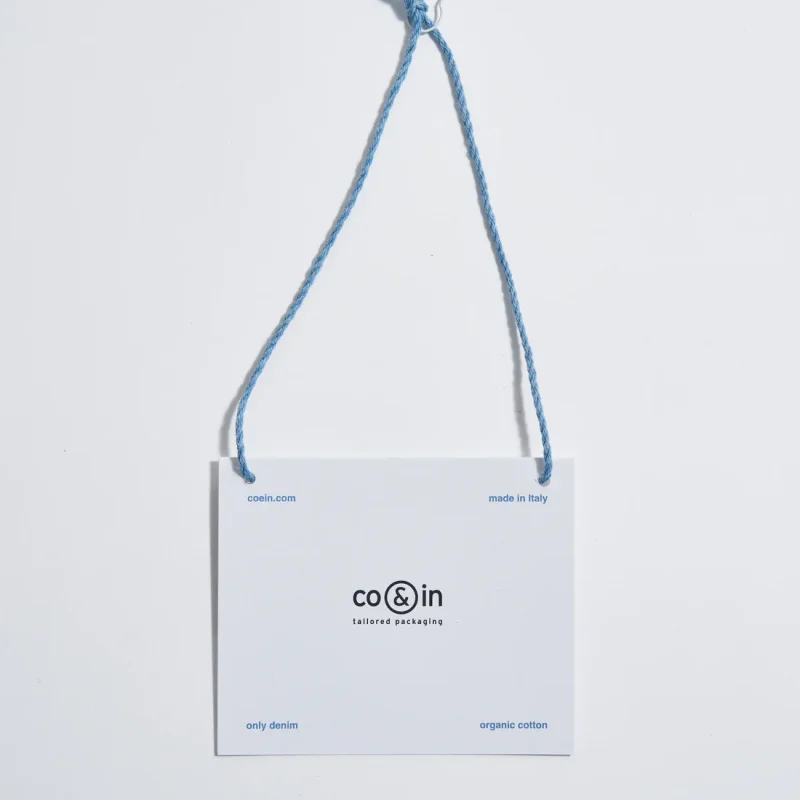 cartelllino-con-due-fori-effetto-ruvido