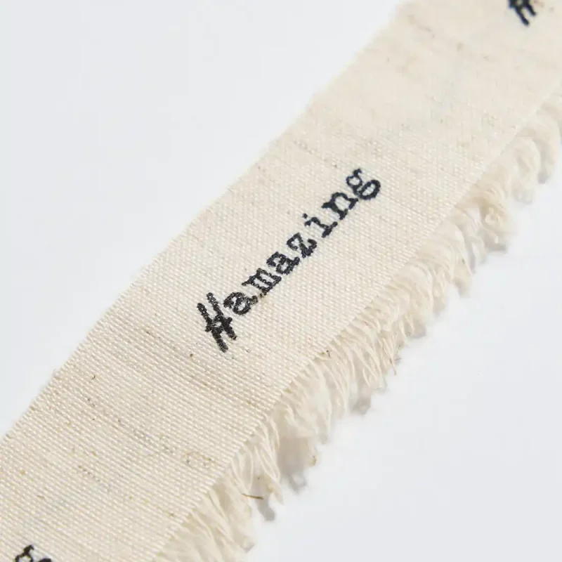 etichetta-con-frangia